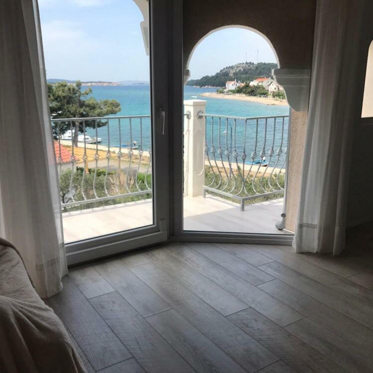 Relaxing Whole Top Floor Apartment By The Sea زابوريتش المظهر الخارجي الصورة