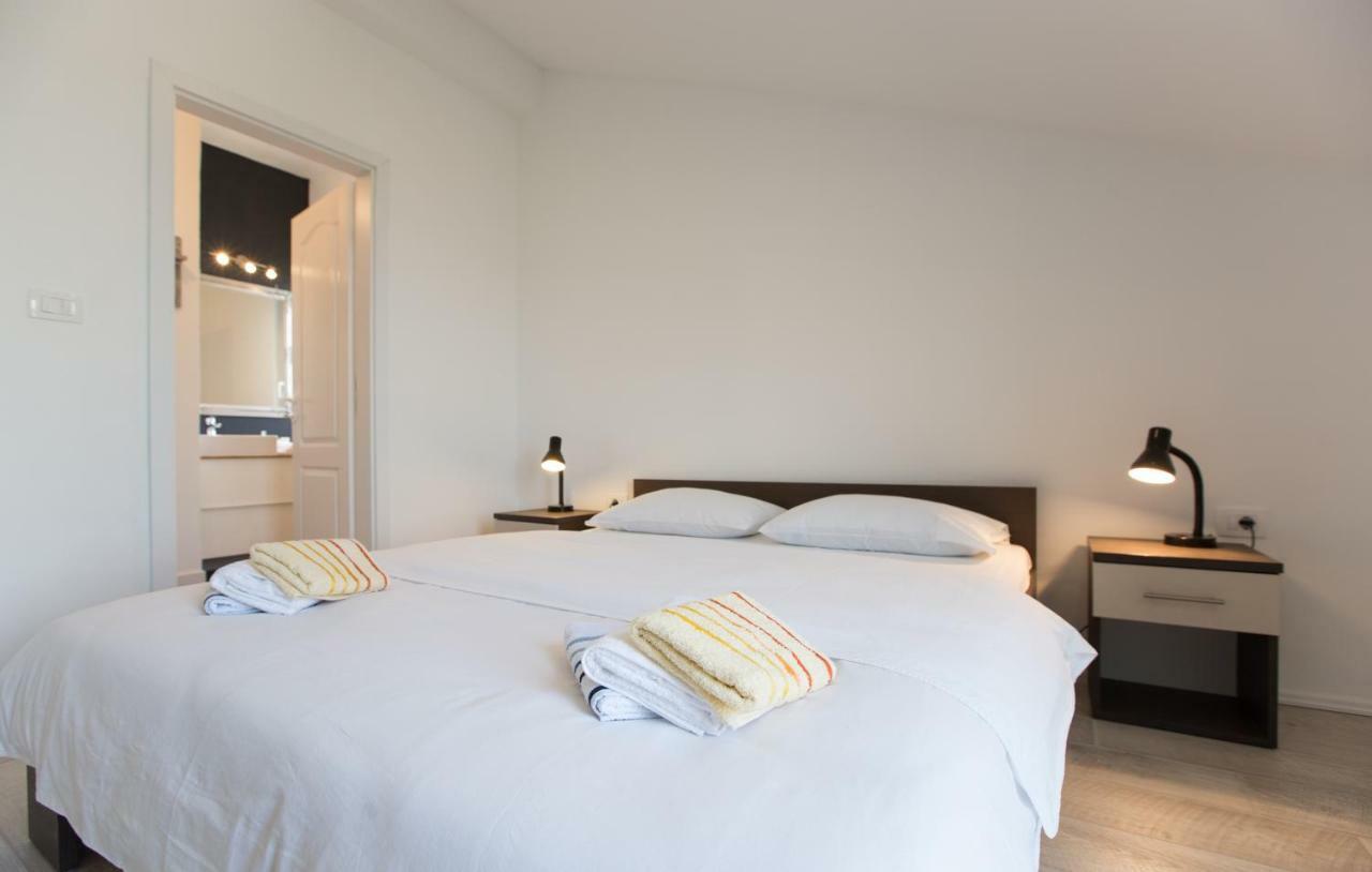 Relaxing Whole Top Floor Apartment By The Sea زابوريتش المظهر الخارجي الصورة